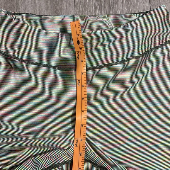 Multicolor Patterned Leggings - Picture 3 of 6